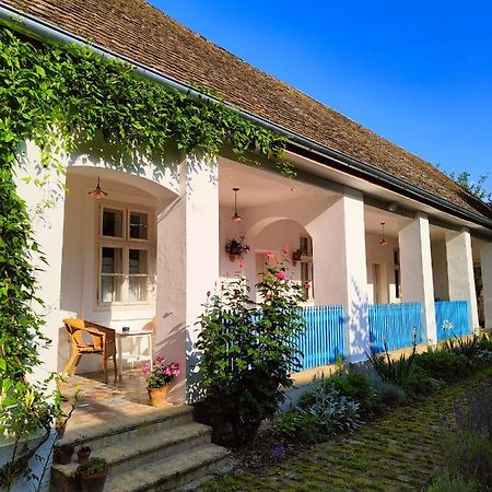 Ethno&Coffee House Tulip Bed and Breakfast Glozan Exterior foto