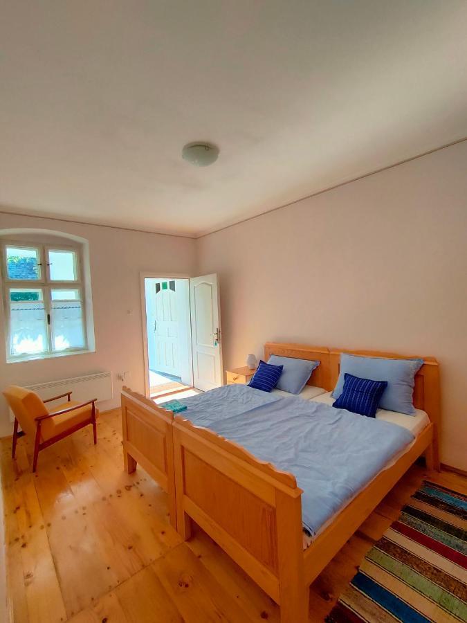 Ethno&Coffee House Tulip Bed and Breakfast Glozan Exterior foto